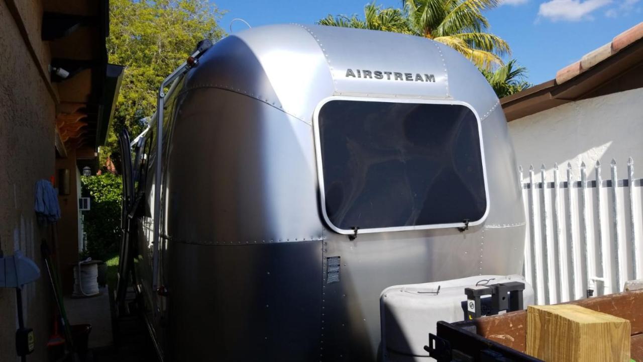 Airstream In The Center Of It All Miami Exteriör bild