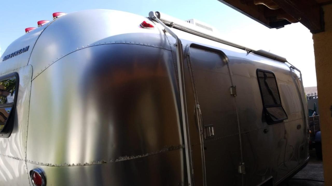 Airstream In The Center Of It All Miami Exteriör bild