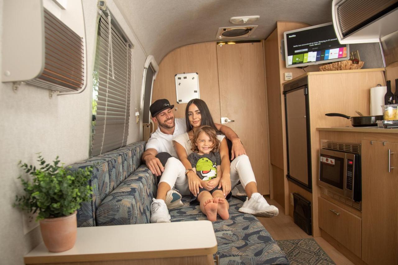 Airstream In The Center Of It All Miami Exteriör bild